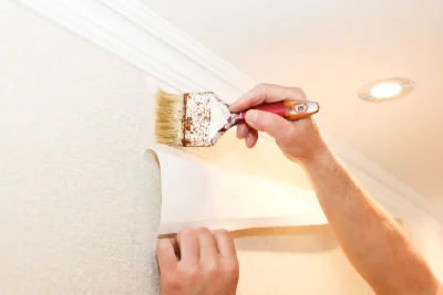 Pose de papier peint à Pléhédel — revêtements muraux et toiles de verre